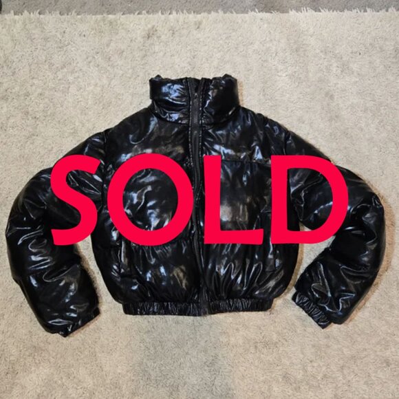 SOLD ❄️❄️❄️🎀Shiny Black Cropped Puffer Coat Vegan Jacket🎀 - Picture 1 of 8